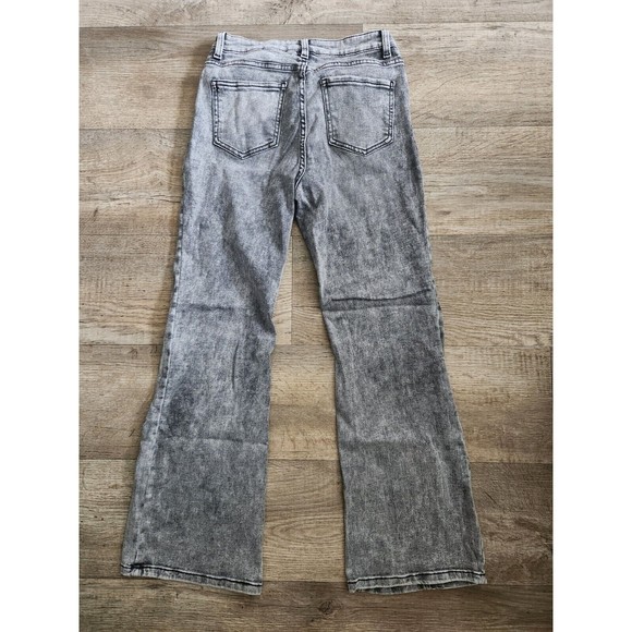 TIME & TRU Jeans Womens 6 Petite Gray Seamed Flare Jean Mid Rise Denim Pants - Picture 2 of 5